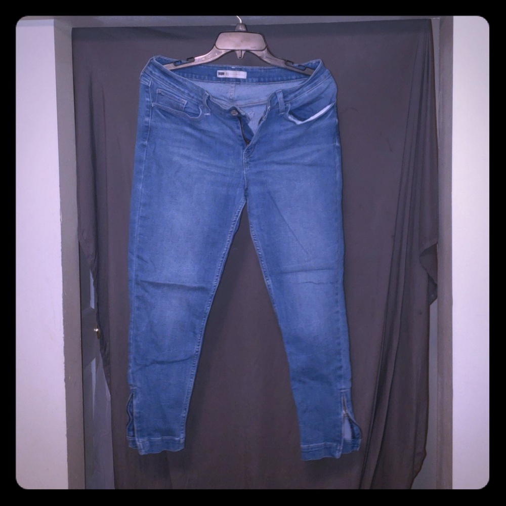 Levi's capris
